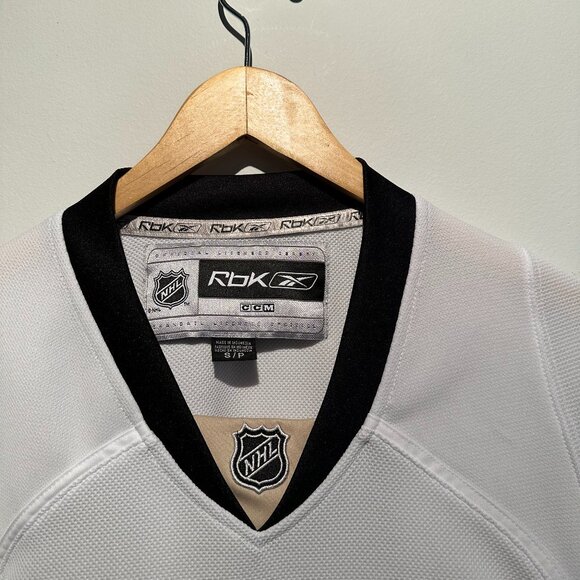 Reebok NHL Men's Small Pittsburgh Penguins Hockey Players Jersey - Picture 3 of 5
